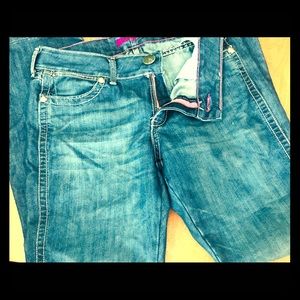Women’s Wrangler Jeans